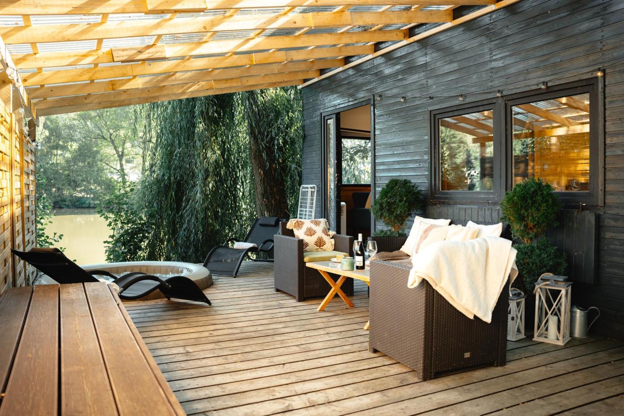Secret Lake Prag Magic Place Relaxation& Wellness Rehenice Esterno foto