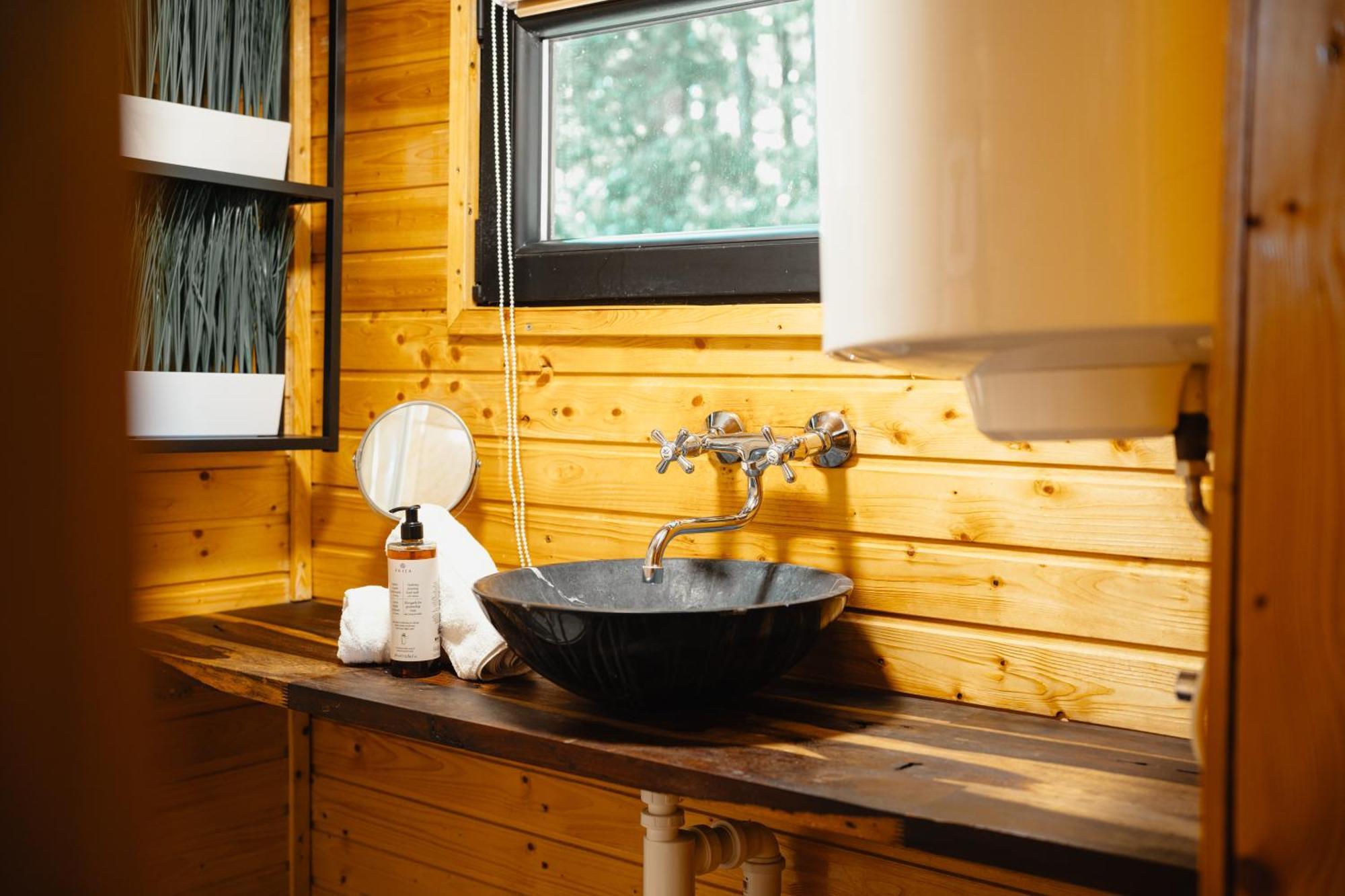 Secret Lake Prag Magic Place Relaxation& Wellness Rehenice Esterno foto